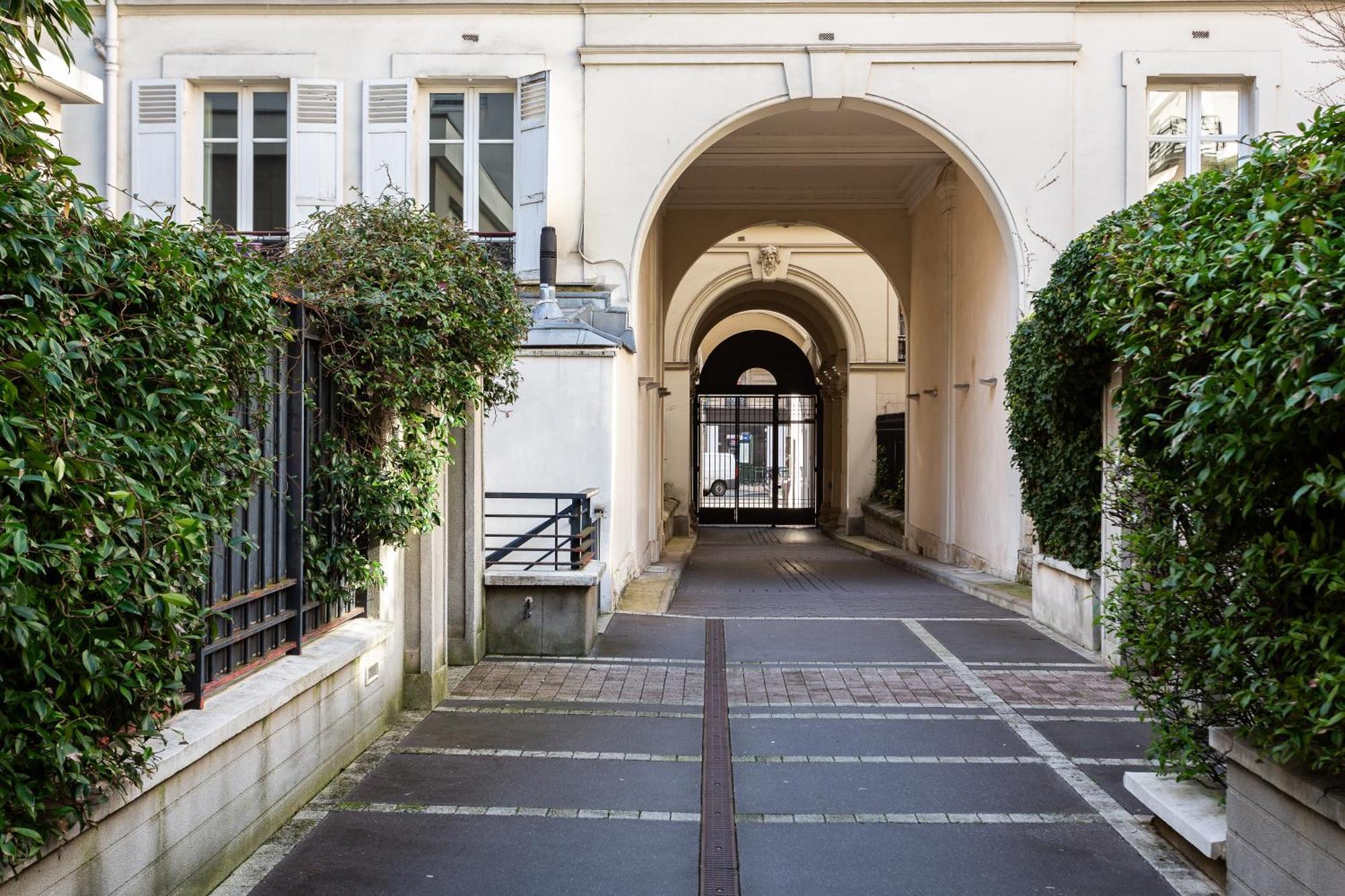 Studio Calme Et Accueillant Metro Charonne Paris Exterior photo